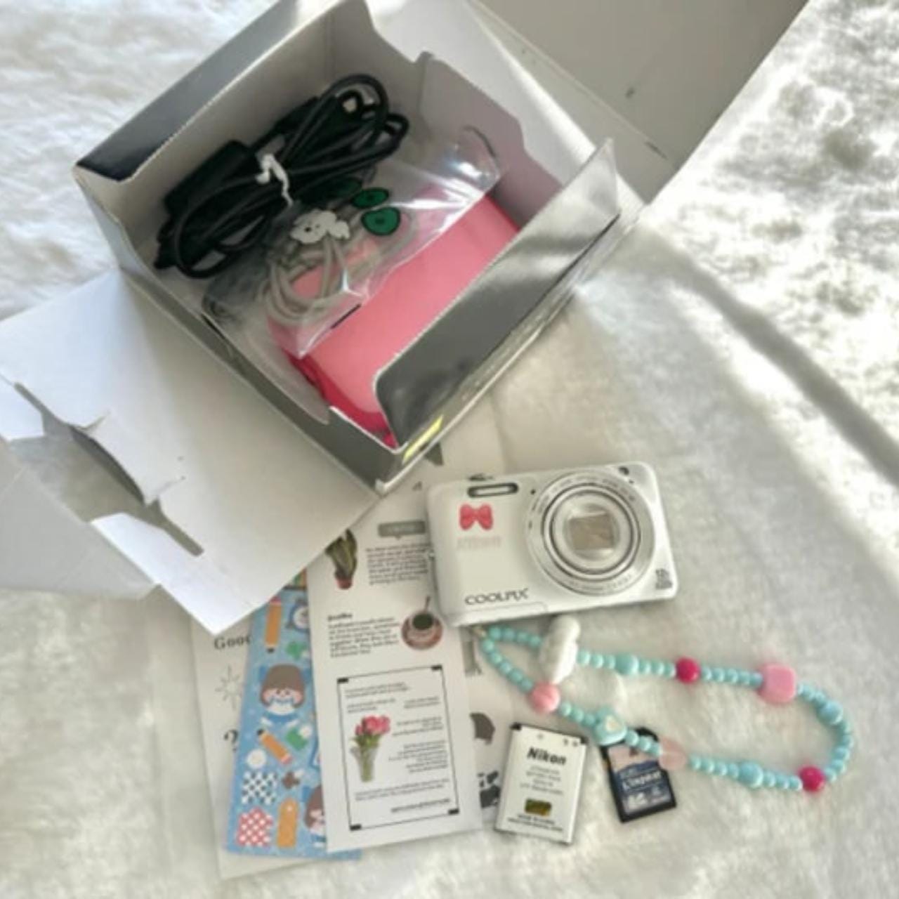 Nikon White COOLPIX S6600 Flip Screen Digital Camera