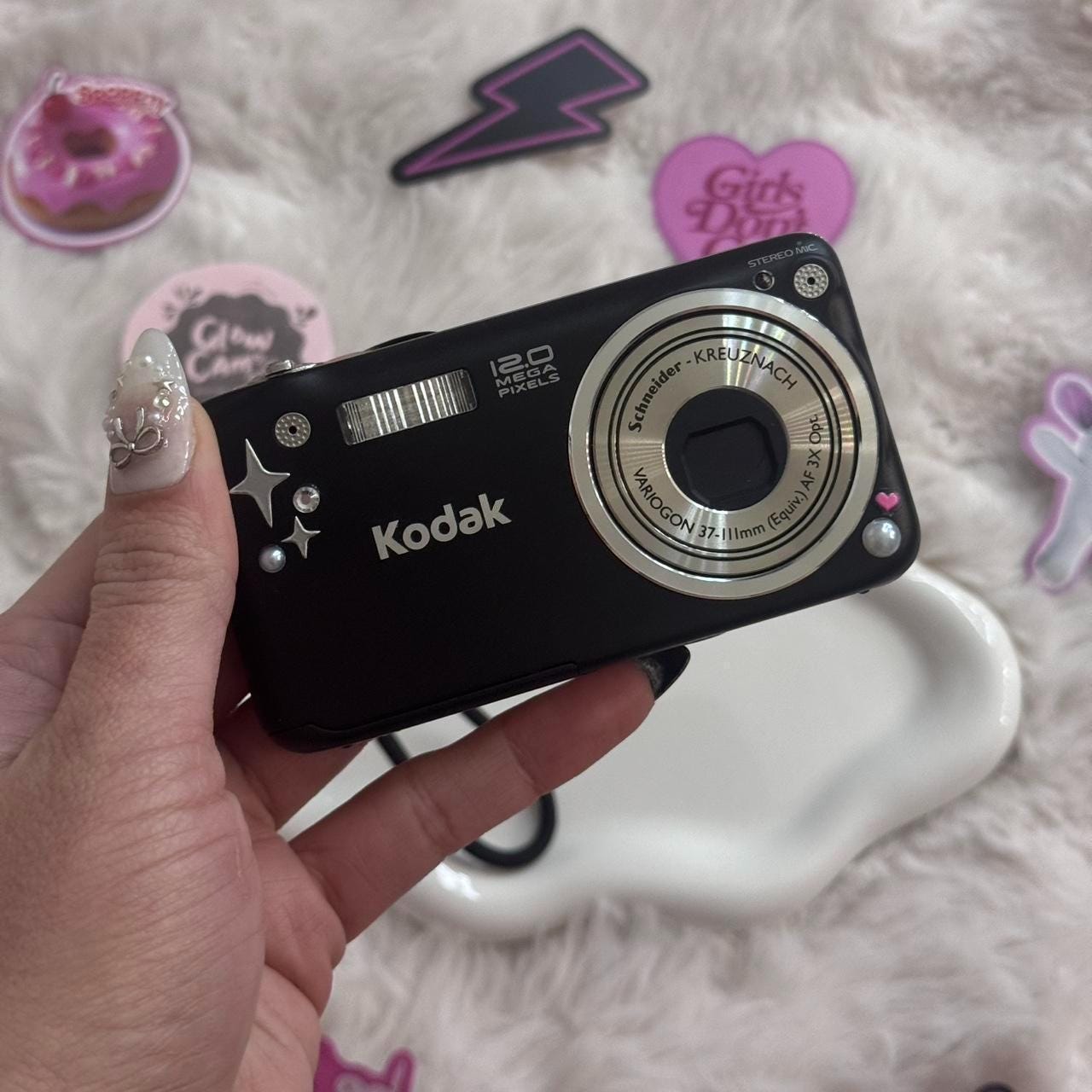 Kodak V1253 digital camera