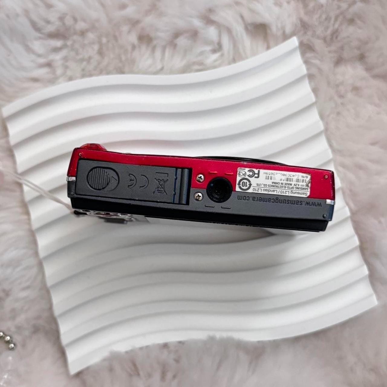 Samsung l210 digital camera with 2.5 screen, 10.2MP photography