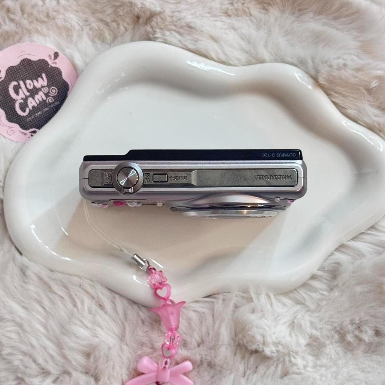 Olympus D-720 digital camera